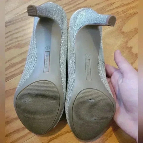 GUC Size 9M Kelly & Katie Silver Holographic Stiletto Pumps - Picture 5 of 5